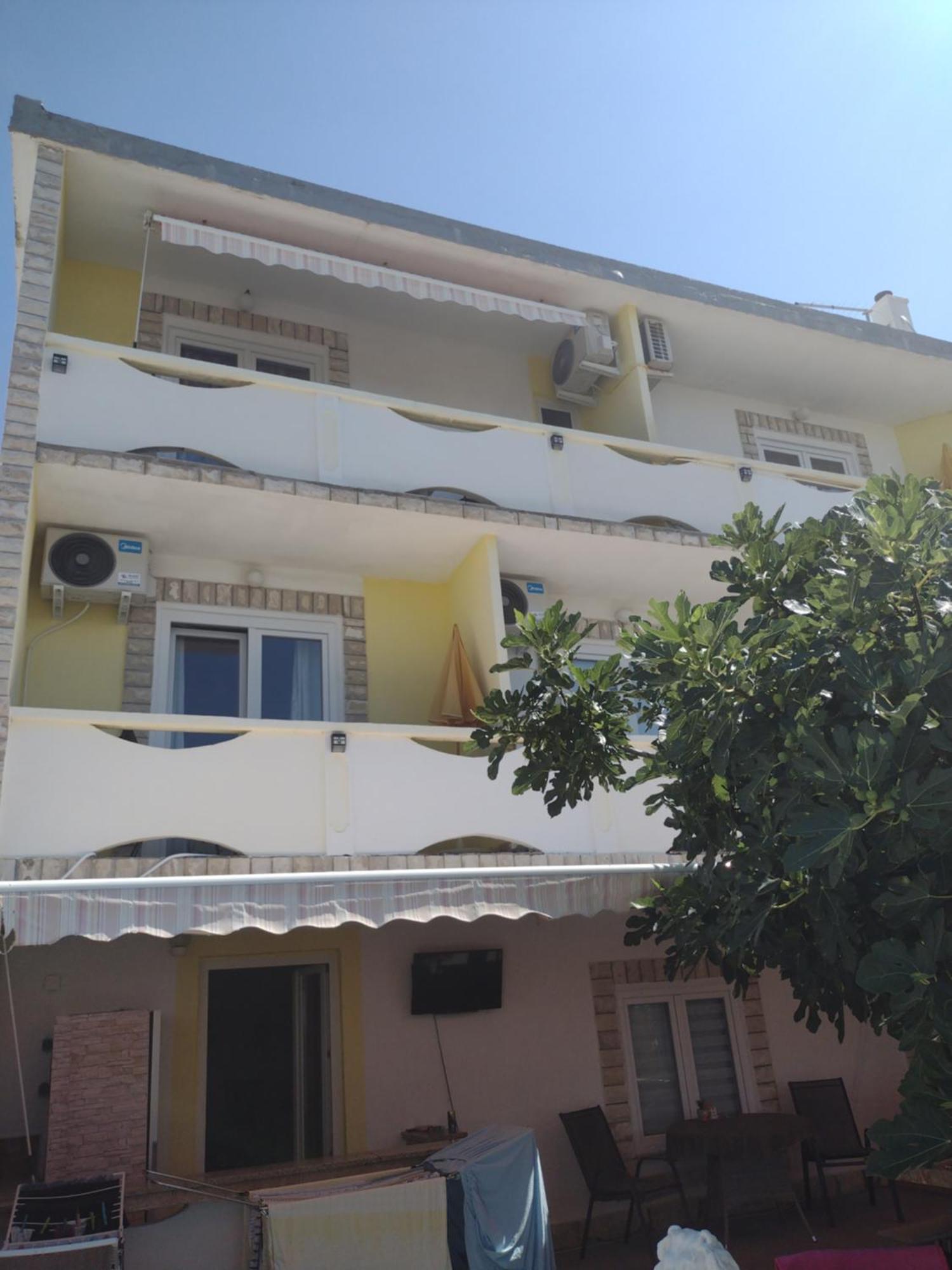 Apartmani Alen Dinjiška 外观 照片
