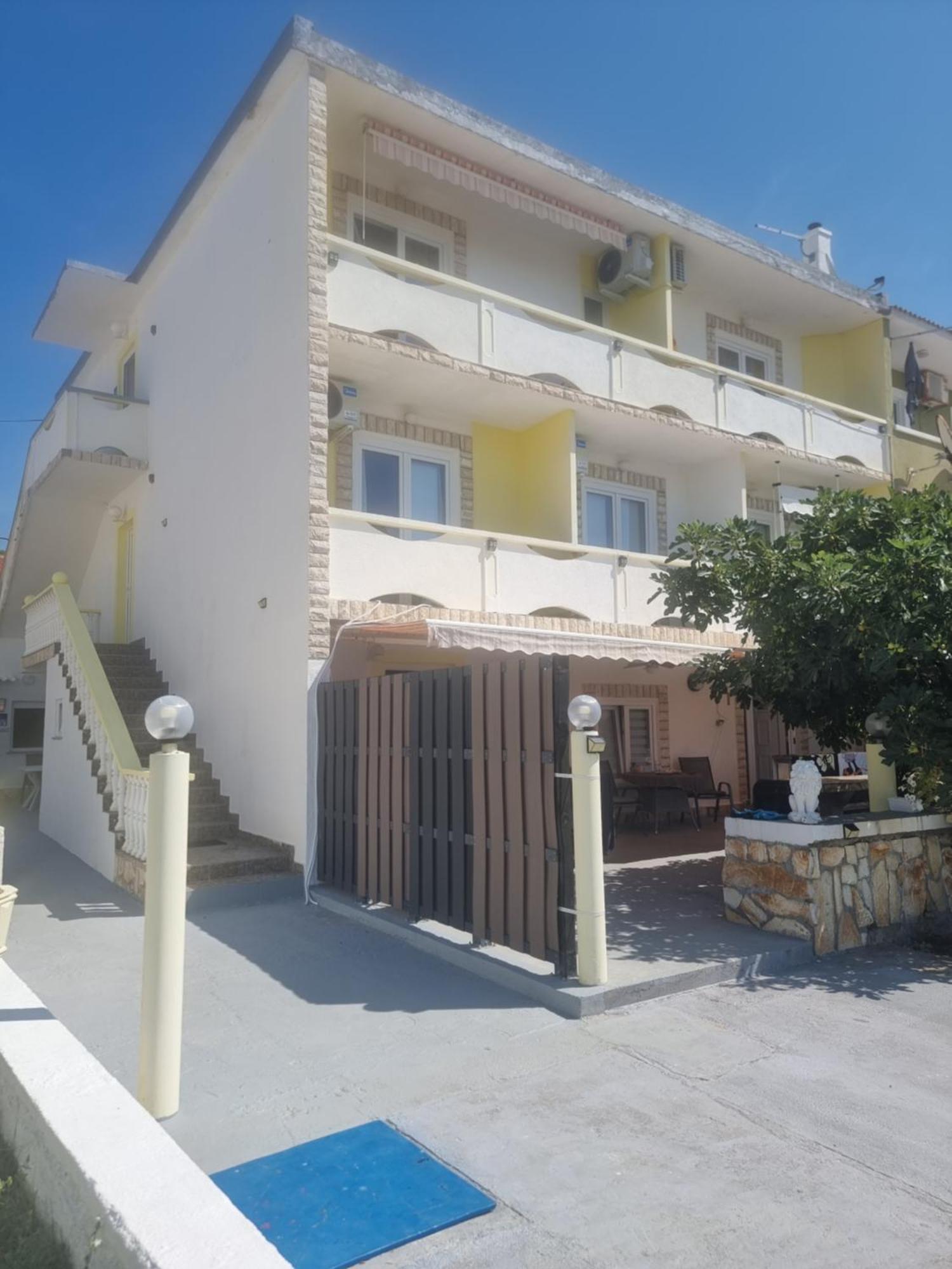 Apartmani Alen Dinjiška 外观 照片